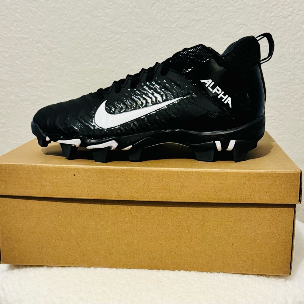 Nike Alpha Men's Black and White Athletic Cleats